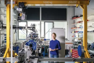 Agnes Jocher in Werkstatt.