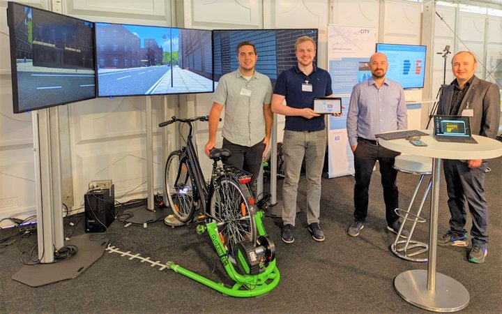 Bicycle simulator examines traffic situations with automated vehicles