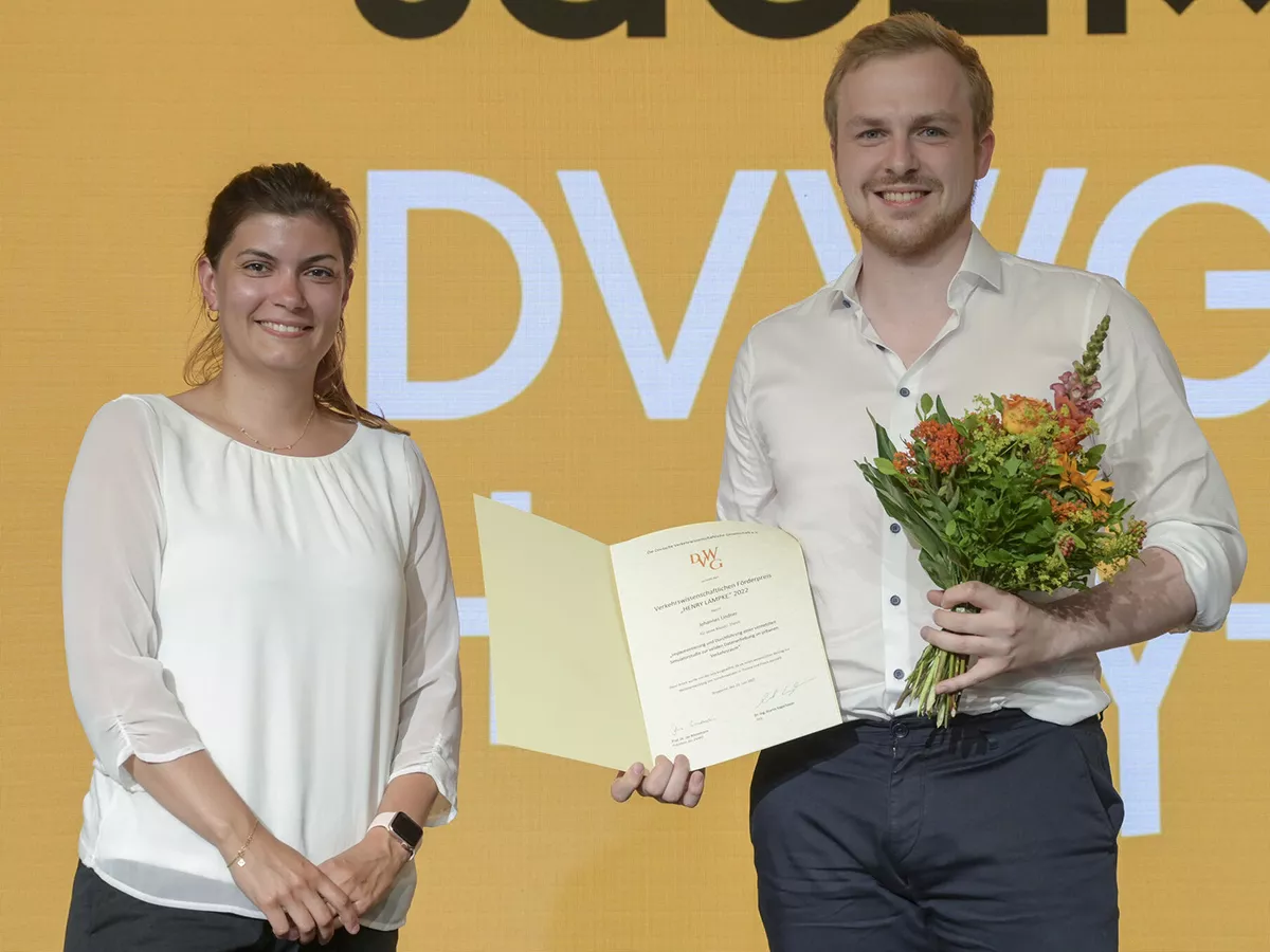 Verleihung Henry Lampke Preis 2022 der Deutschen Verkehrswissenschaftlichen Gesellschaft (DVWG) e.V. an Johannes Lindner für seine Masterarbeit