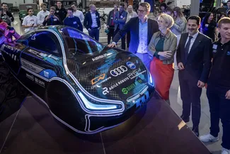 TUfast bei Präsentation des TUM-Elektroautos