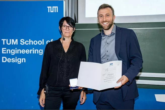 Der Preis der Willy Messerschmitt Stiftung ging an Dr.-Ing. Dr. Florian Heckmeier für seine Dissertation